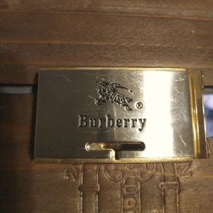 Burberry belt buckle